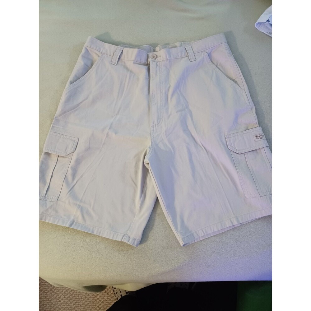 Wrangler Mens Beige Cargo Shorts Size 40 pockets